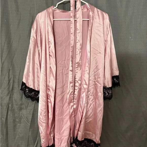 SHEIN Silk Cover Up - Picture 1 of 3